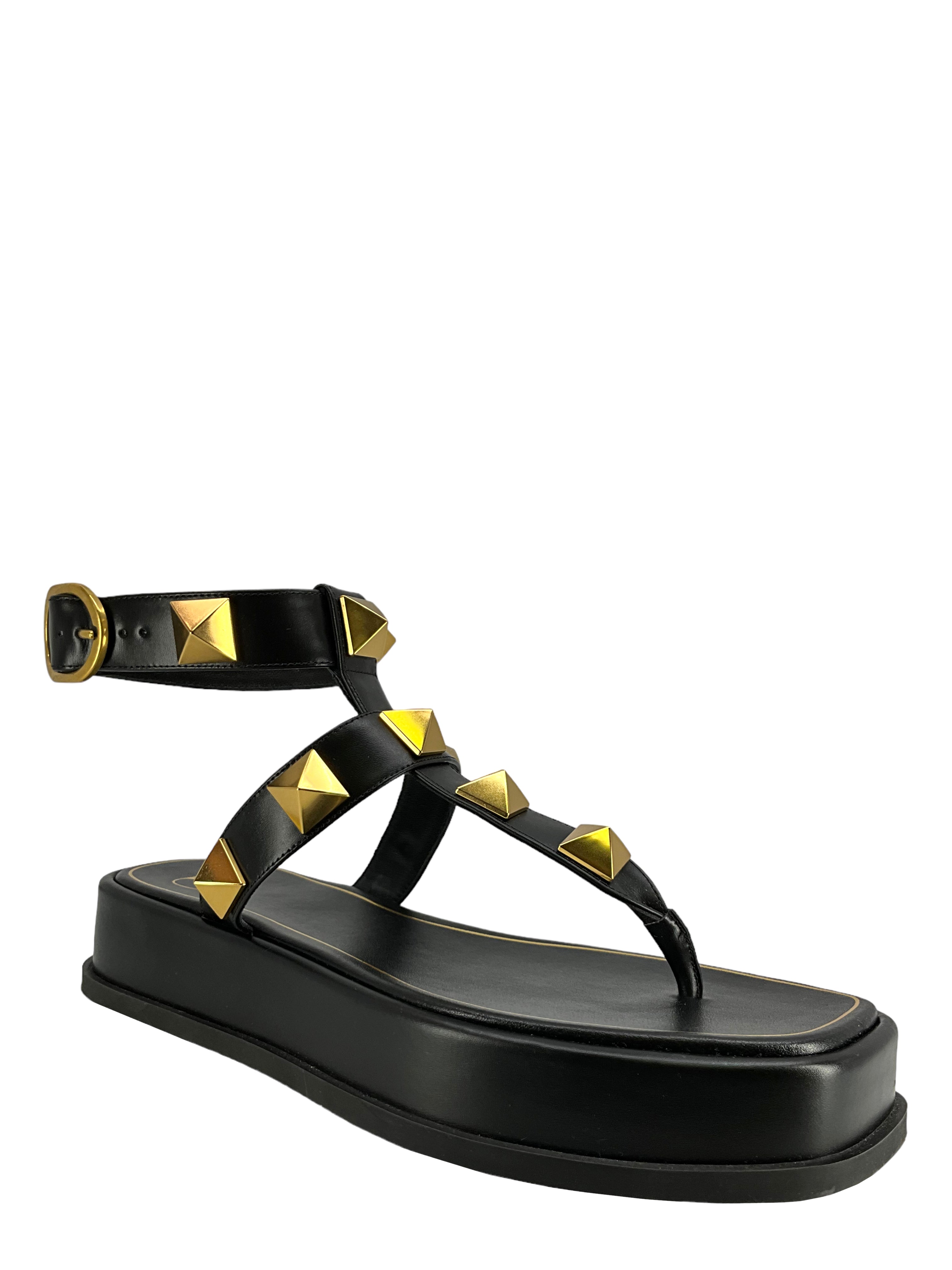VALENTINO GARAVANI☆Roman Stud レザー サンダル♪送料込 Roman Stud leather mules in black - Valentino Garavani