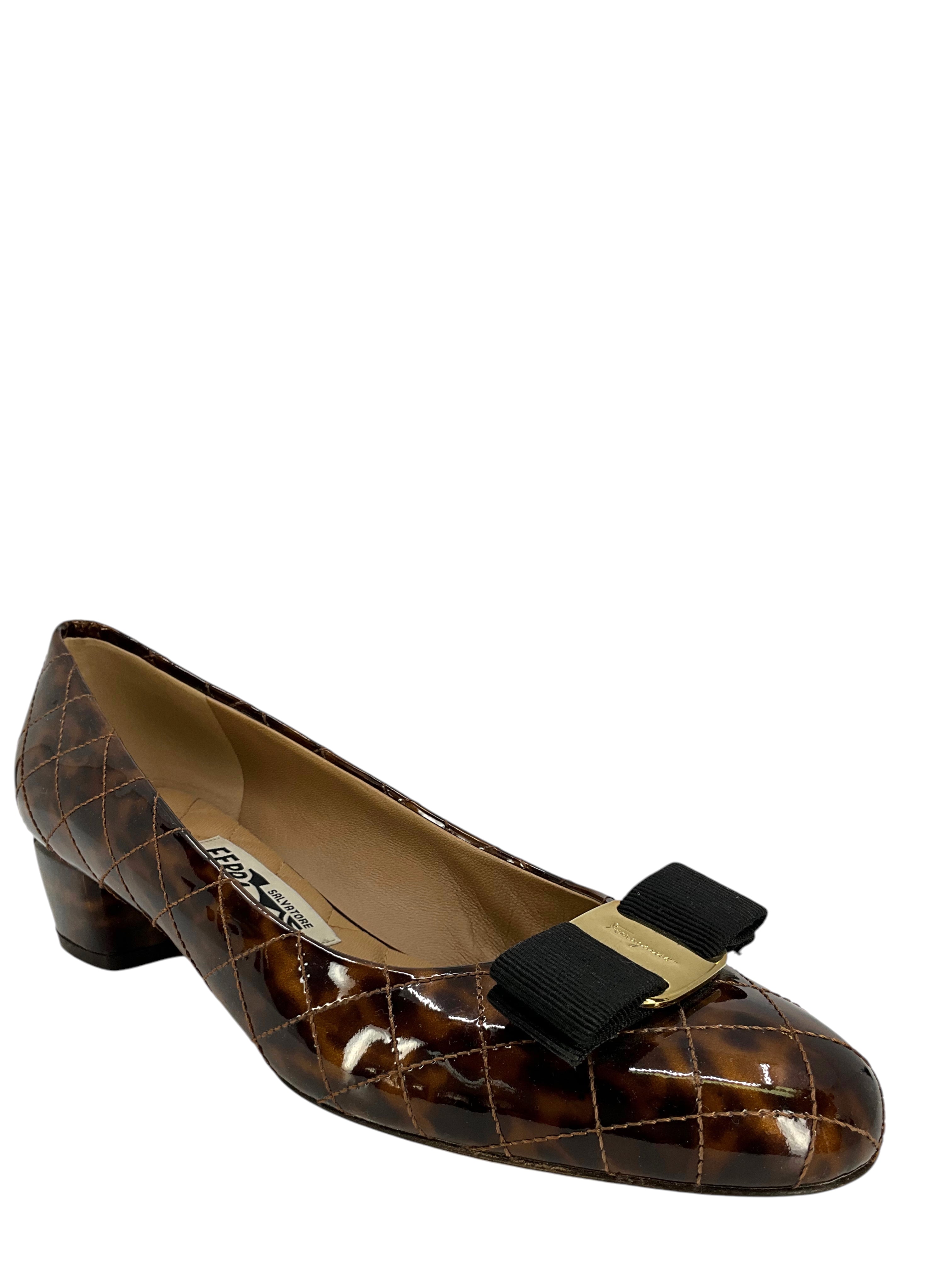 Salvatore Ferragamo Vara ブラックブラウン3cmヒール Salvatore Ferragamo Vara ブラックブラウン3cmヒール Salvatore