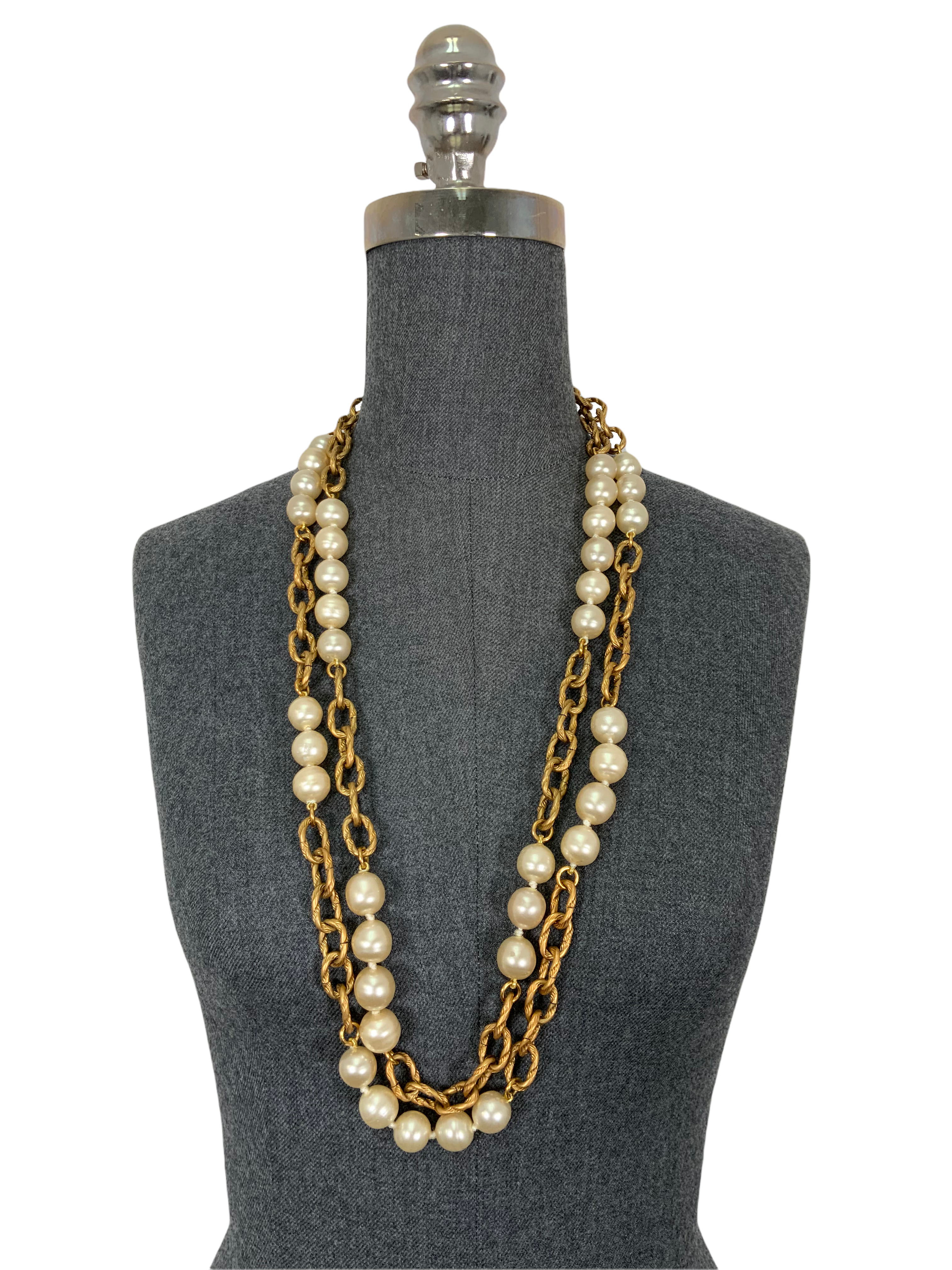 JEWELRY BY CHANEL パトリック・モーリス著 Jewelry by Chanel | Patrick Mauriès | 1st American Edition