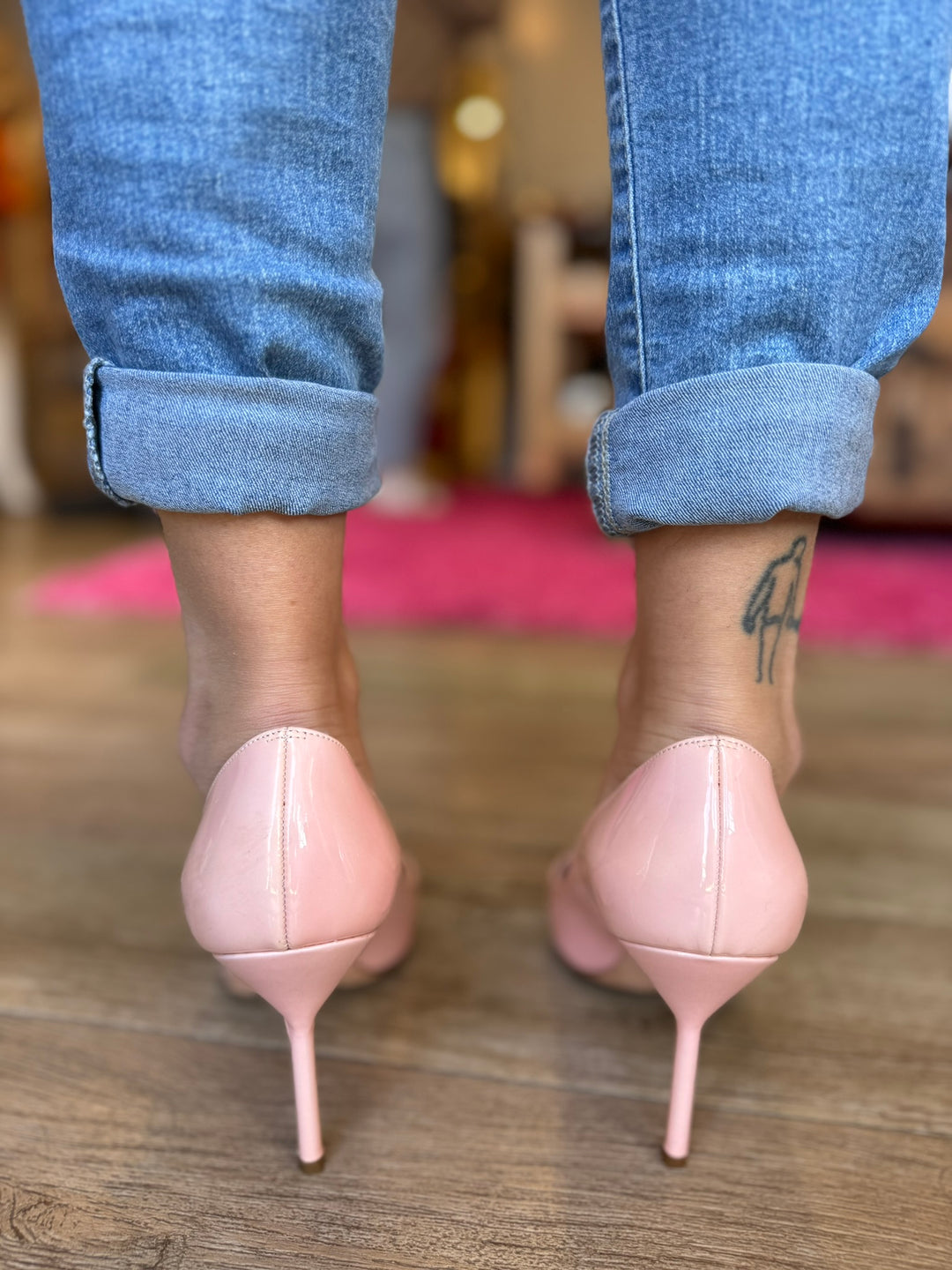 極美品　MANOLO BLAHNIK ピンク ポインテッドトゥヒール 35.5 極美品 MANOLO BLAHNIK ピンク ポインテッドトゥヒール 35.5