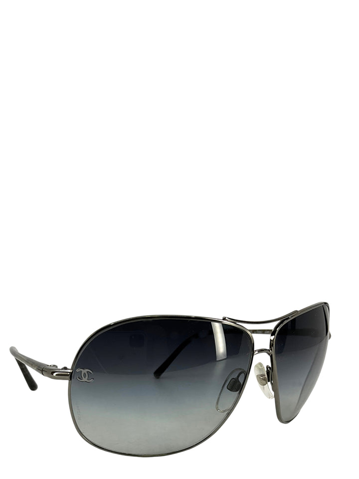CHANEL CC Logo 4193 Aviator Sunglasses - Consigned Designs display picture 3