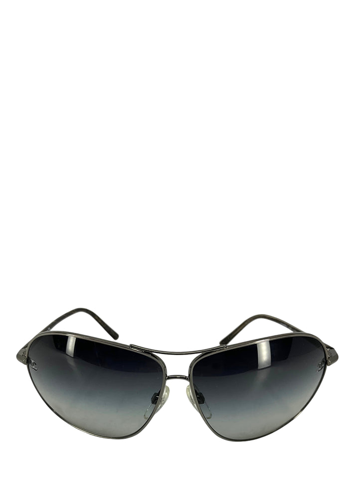 CHANEL CC Logo 4193 Aviator Sunglasses - Consigned Designs display picture 1