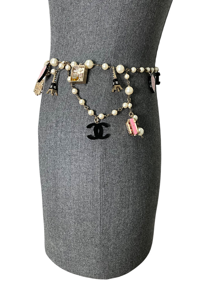 CHANEL Paris Souvenirs Faux Pearl Enamel CC Logo Belt - Consigned