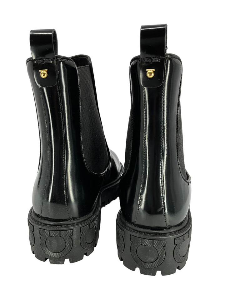 SALVATORE FERRAGAMO Gancini Sole Chelsea Boots Size 9  display picture 1
