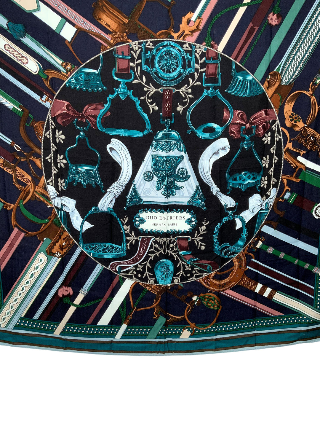 HERMES Duo d'Etriers Cashmere and Silk Shawl Scarf 140 - Consigned