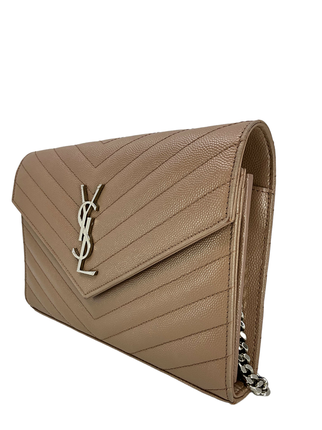【SAINT LAURENT】ENVELOPE CHAIN WALLET Saint Laurent Cassandre Envelope Chain Wallet | Vivrelle