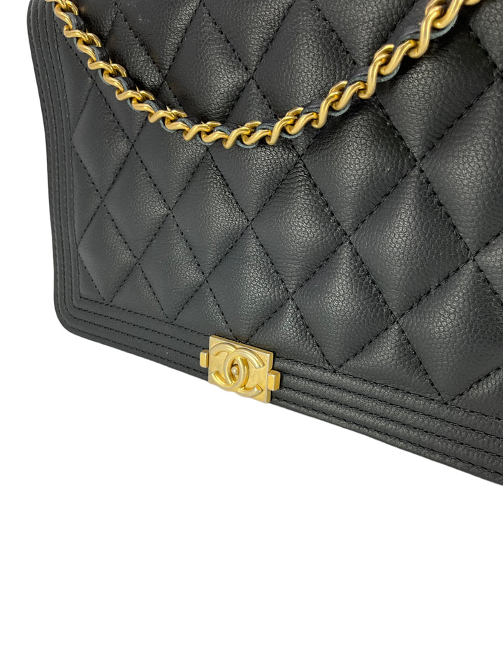 Boy wallet on chain store