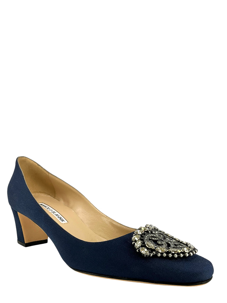 Manolo Blahnik Okkato Low-Heel Crepe Jewel Buckle Pumps Size Manolo Blahnik Okkato Low-Heel Crepe Jewel Buckle Pumps Size