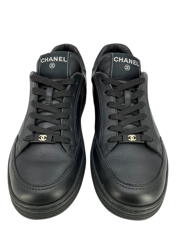 CHANEL Women's CC Logo Leather Low Top Sneakers Size 9