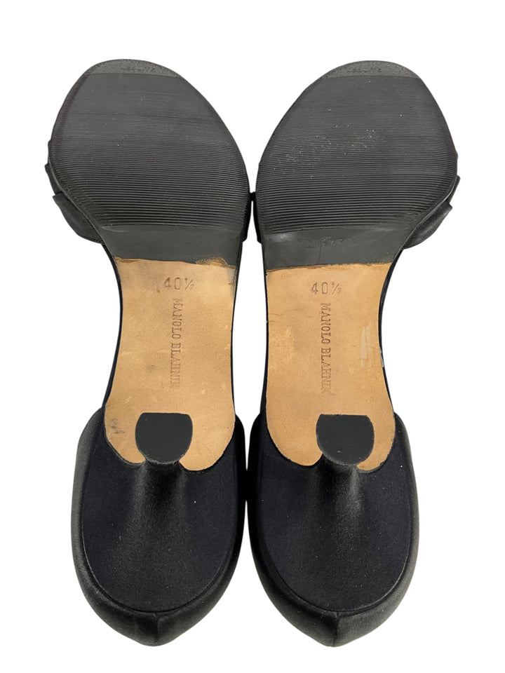 Manolo Blahnik Sedaraby Embellished Satin d'Orsay Pumps Size