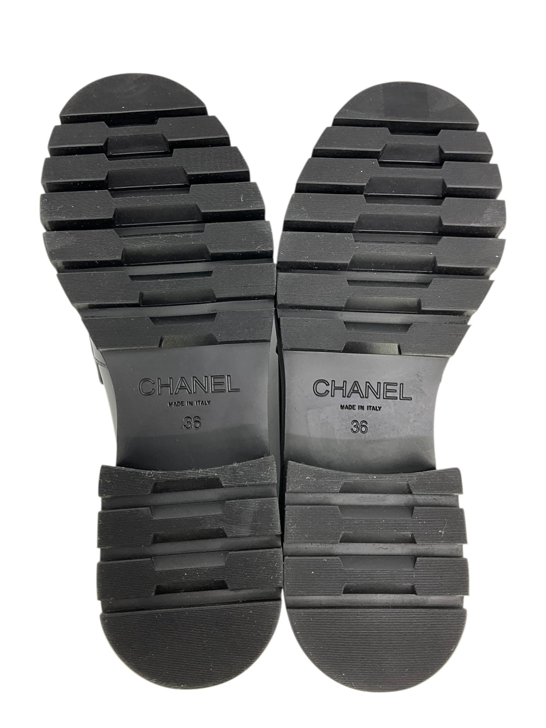 2023ss CHANELローファー CHANEL 2023 Interlocking CC Logo Loafers Size 6 - Consigned Designs