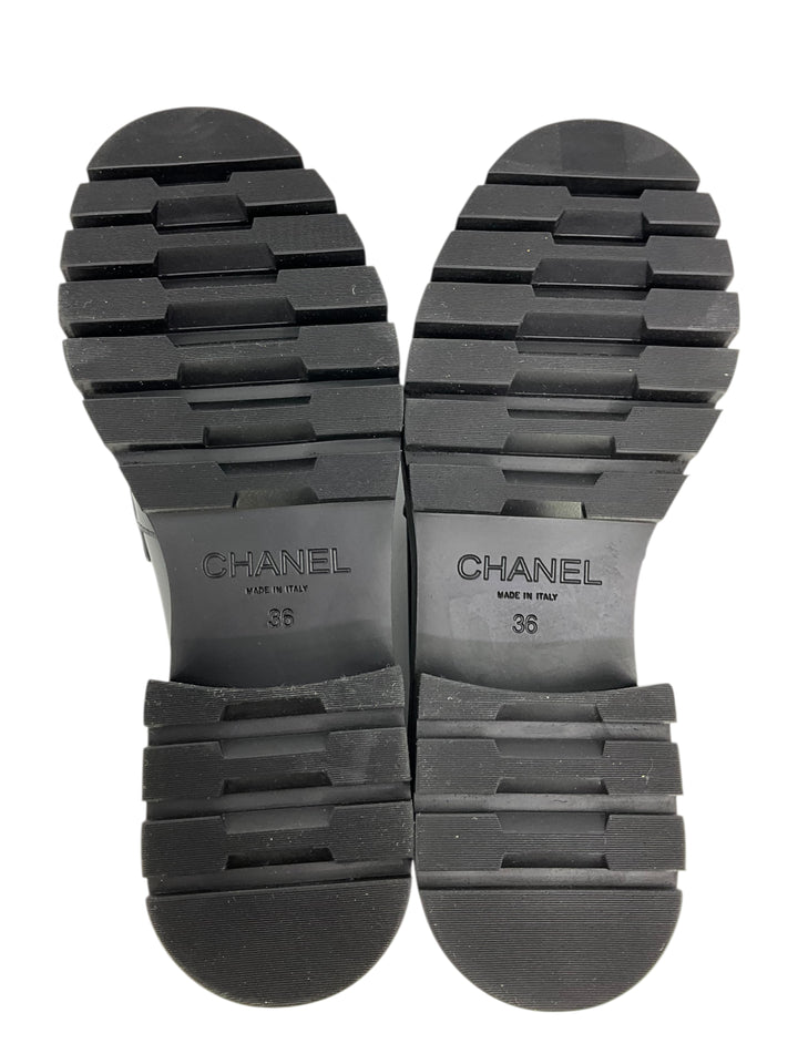 CHANEL 2023 Interlocking CC Logo Loafers Size 6 - Consigned Designs