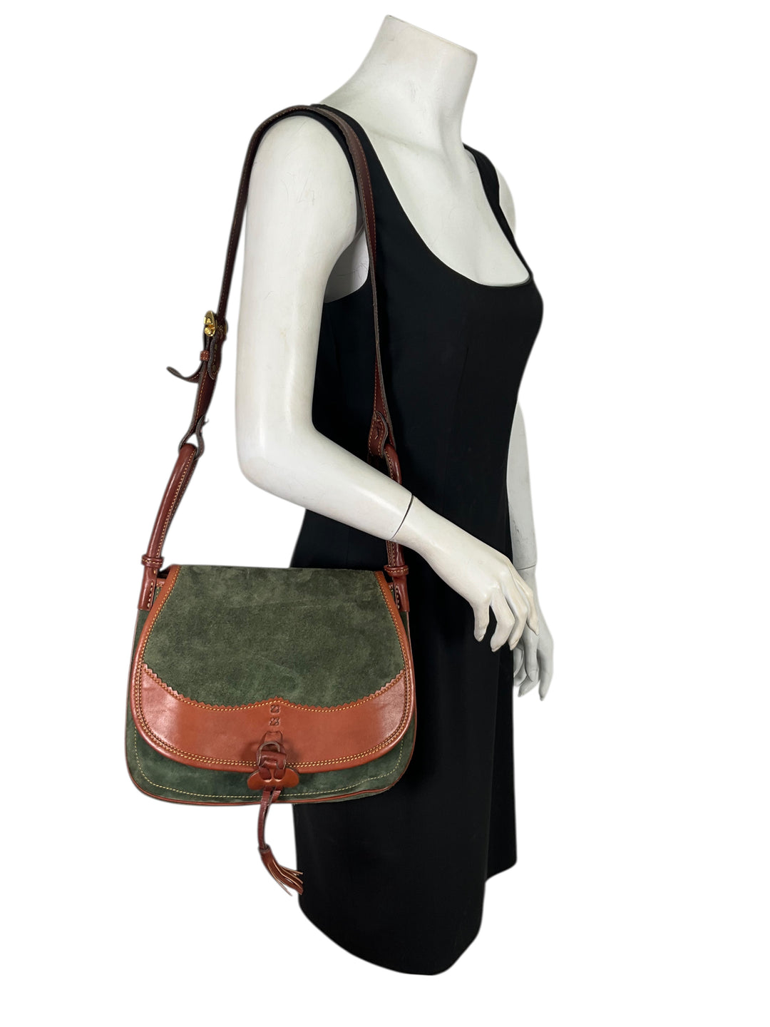 クラッシックなLOEWE ヴィンテージ風　ショルダーバッグ LOEWE Vintage Suede Saddle Bag - Consigned Designs