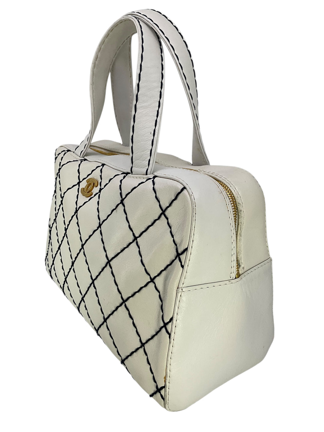キルティングデザイン　バッグ　CHANEL Chanel Wild Stitch Quilted Leather Surpique Tote - Consigned Designs