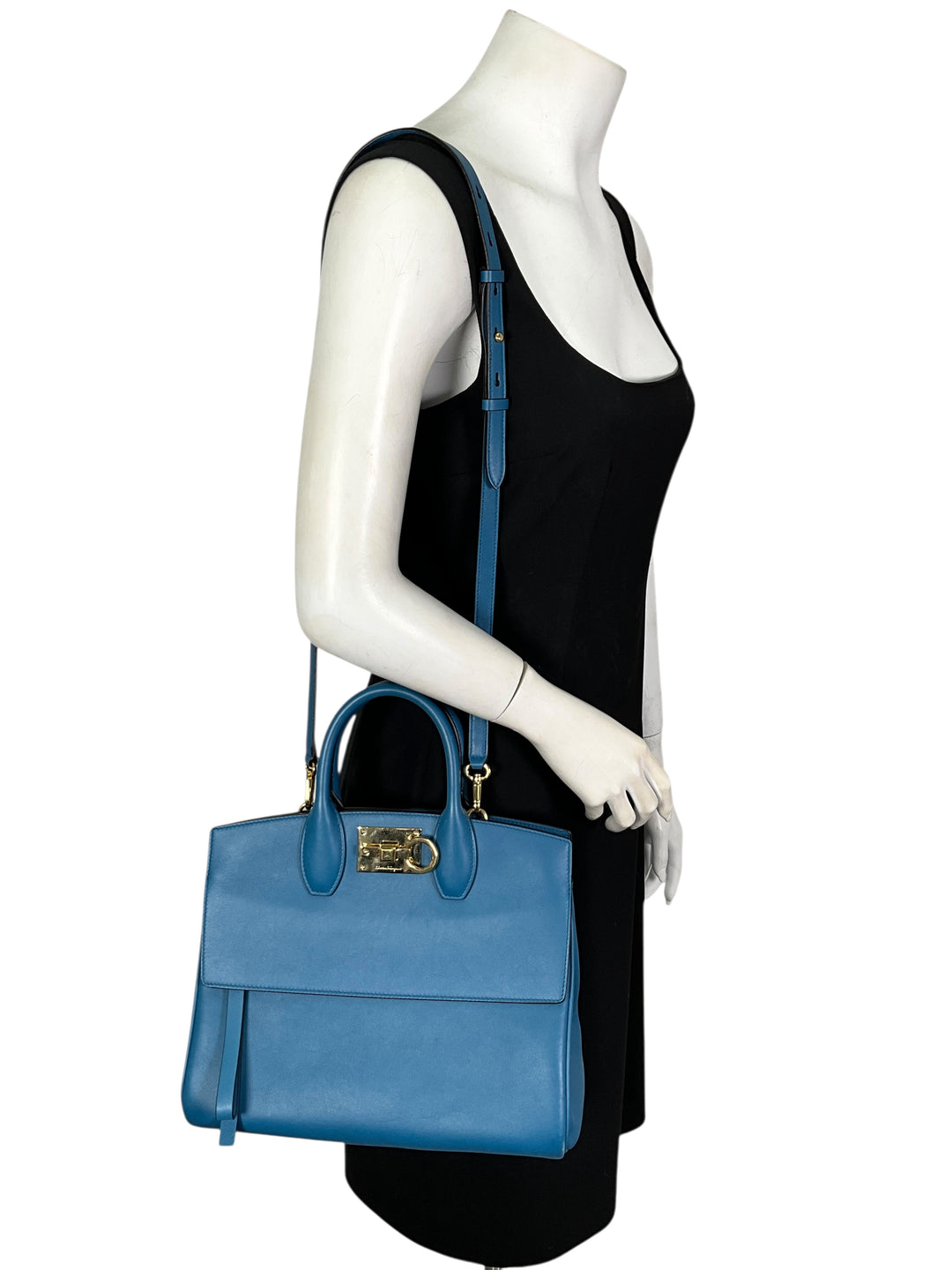 Salvatore Ferragamo / ハンドバッグ/--/BLU/無地// SALVATORE FERRAGAMO Medium Studio Bag - Consigned Designs