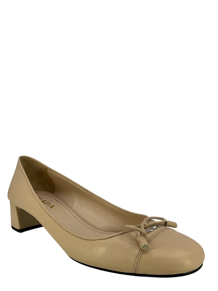 PRADA ギャザーパンプス PRADA Leather Bow Pumps Size 7 - Consigned Designs