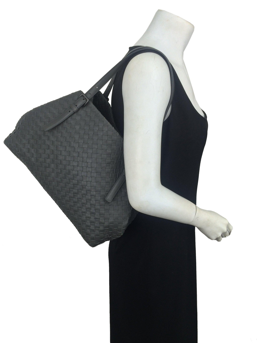 【関税&送料込】Bottega Veneta Medium Tote Bag In Intrecciat Bottega Veneta® Women's Intrecciato Tote Bag in Almond. Shop