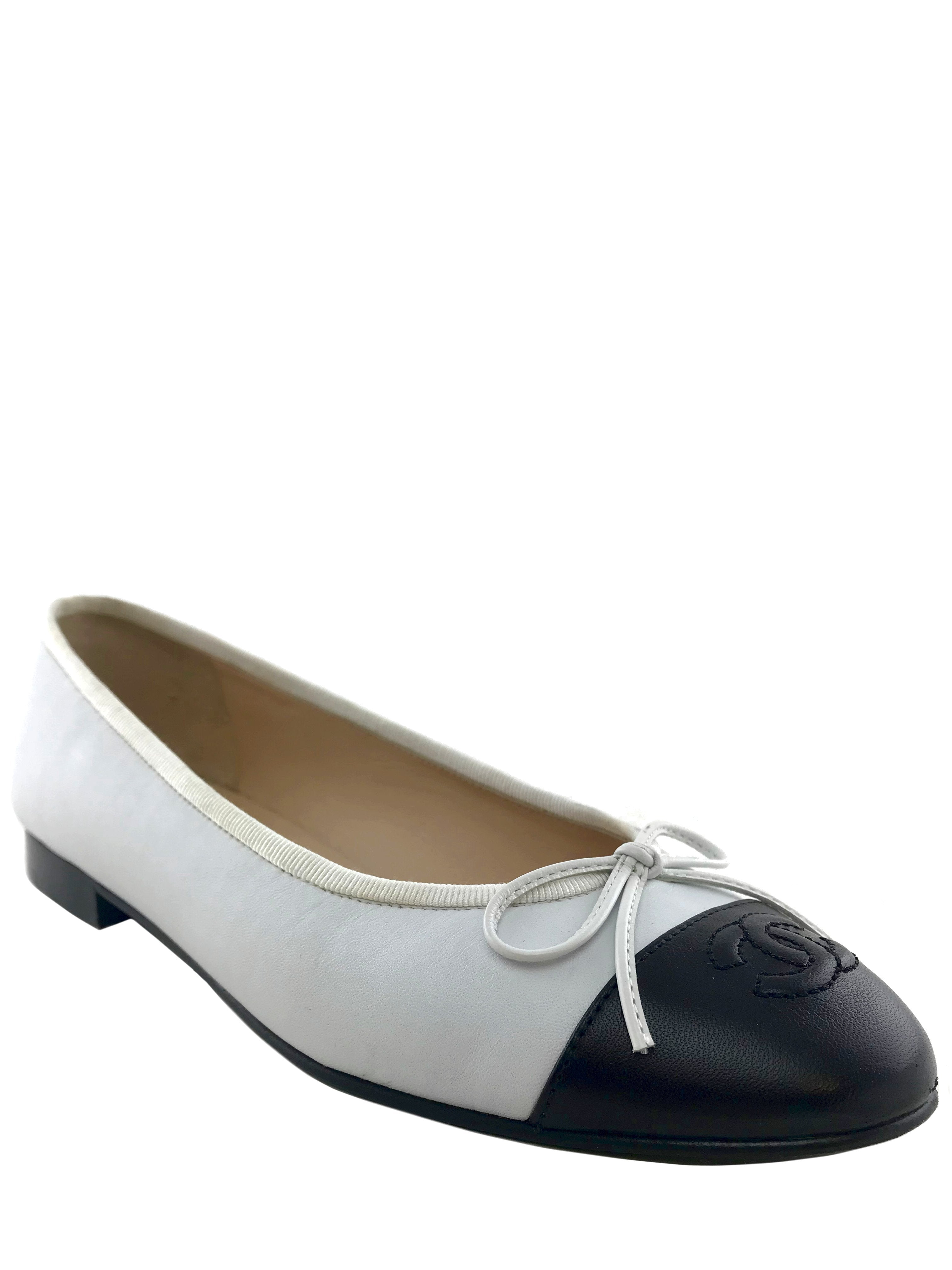 Chanel CC Cap Toe Leather Ballet Flats Size 8