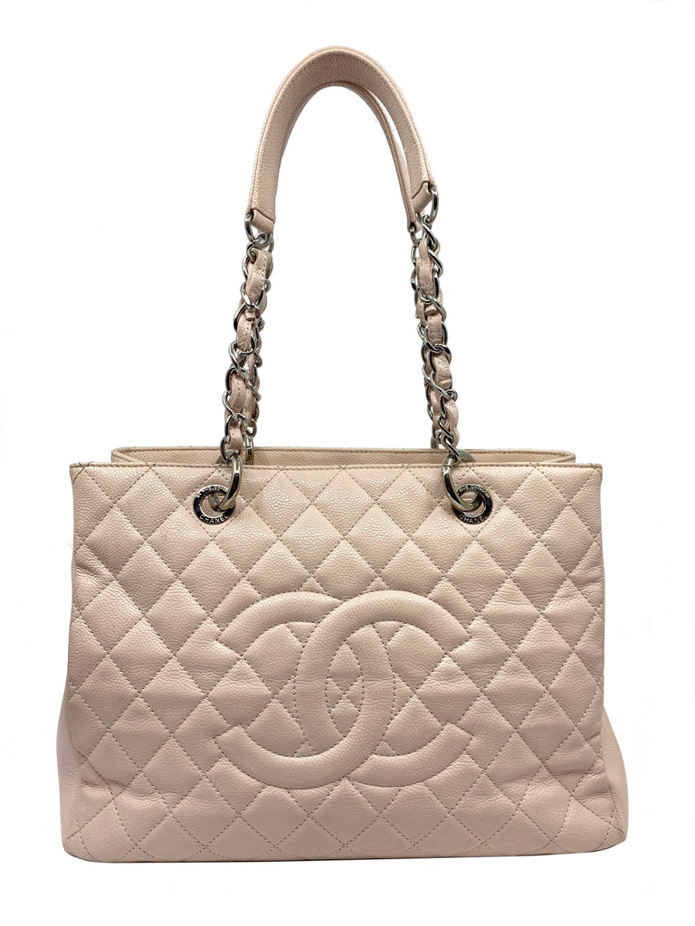  Chanel, Pre-Loved Burgundy Quilted Caviar Grand
