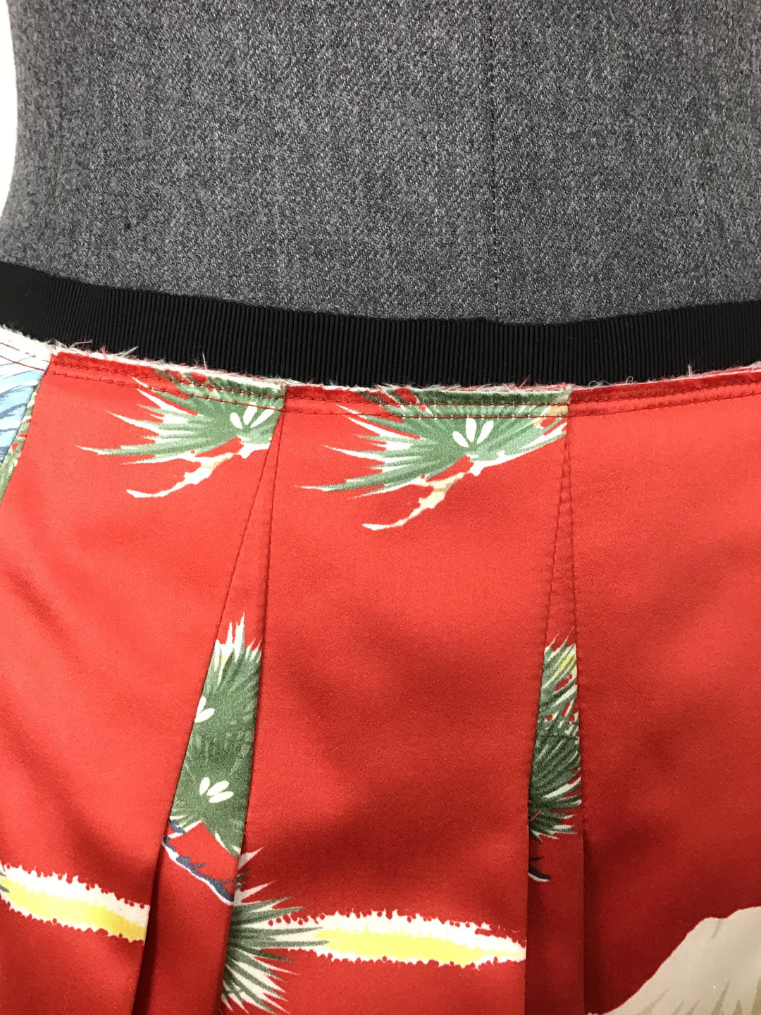 Gucci-Oriental-Eagle-Pleated-