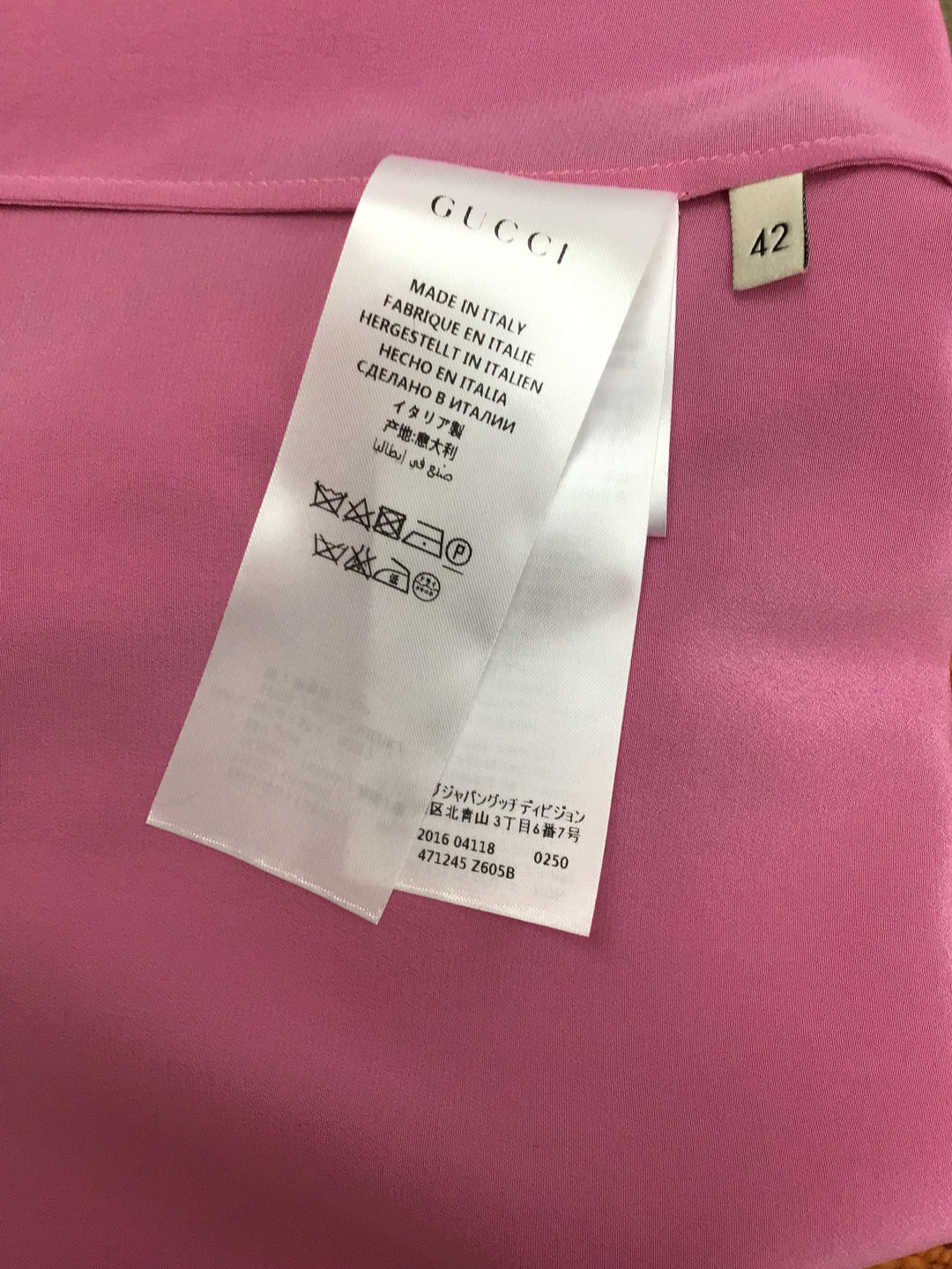日本未入荷【GUCCI】シルクシフォンクレポン ドレス、ピンク Gucci モノグラム シルクドレス | ピンク | FARFETCH JP