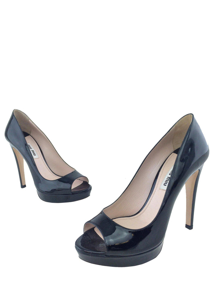 【送料&関税込】Miu Miu Patent Leather DACcolletAC Miu Miu Black Patent Leather Curved Heel Open Toe Vernice