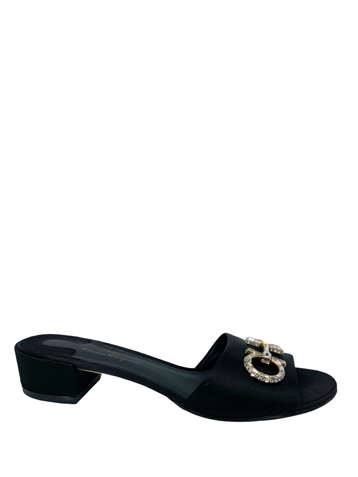 サンダル・ミュール Salvatore Ferragamo Black Satin Mules 楽天市場】Salvatore Ferragamo サルヴァトーレフェラガモ Mule
