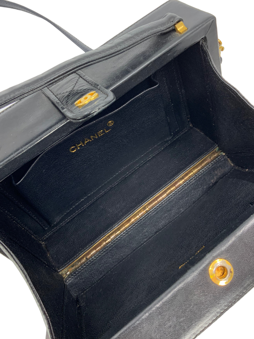 【最終値下げ】LAid Back VINTAGE BAG CHANEL Vintage Quilted Lambskin Box Bag with Crossbody Strap