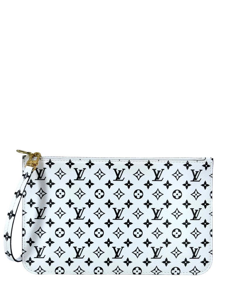 Louis vuitton hotsell white clutch