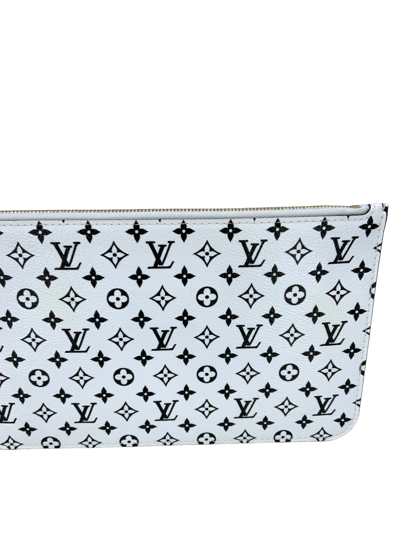 LOUIS VUITTON Wild at Heart Neverfull MM Pochette Wristlet NEW - Consigned  Designs
