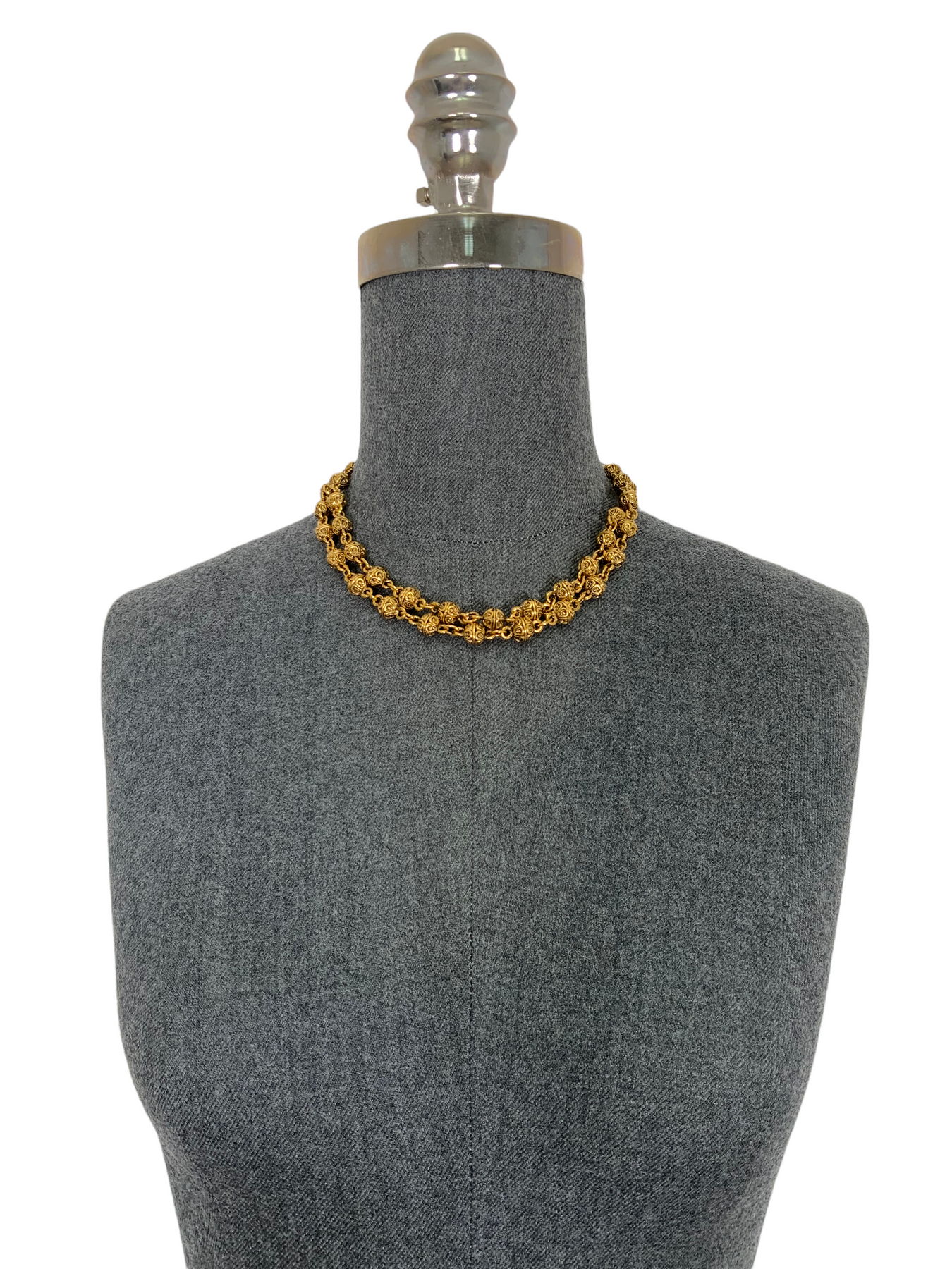 Classic Chanel on Chunky Chain Button Necklace — Blue Blood Metal | Vintage  Rings & Necklaces