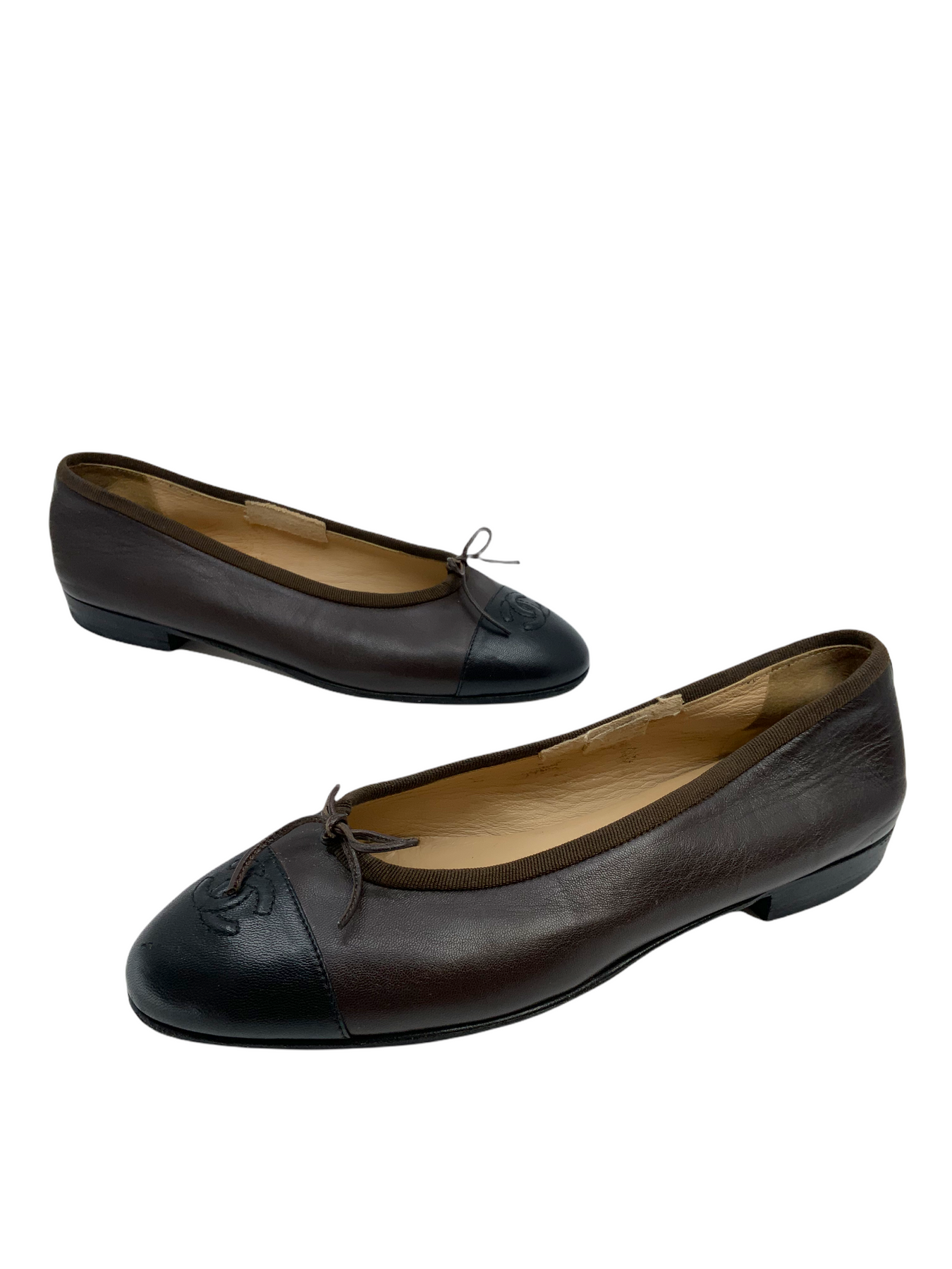 Chanel Grey/Black Leather CC Cap Toe Ballet Flats Size 38.5 at 1stDibs