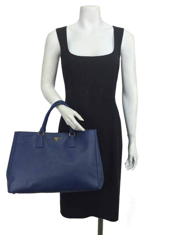 VIP価格.PRADA Soft Lux Leather Large Tote Bag 関税送料込 Prada Saffiano Lux Leather Large Tote Bag - Consigned Designs